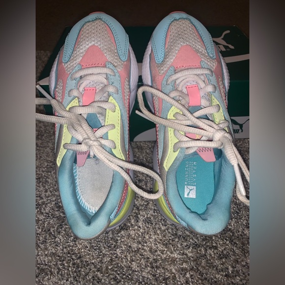 Puma Sneaker & Puma shirt for girls | Bundle alert 🚨 - Picture 5 of 14